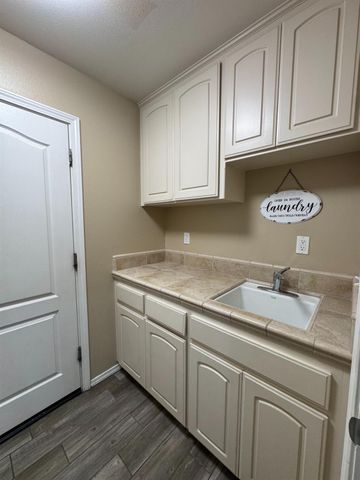 1656 Camino Lane, Madera, CA 93637