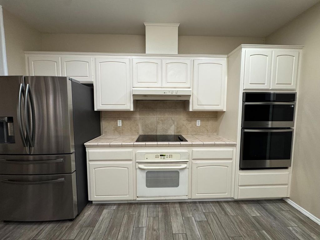 Image 2 of property listing at 1656 Camino Lane, Madera, CA 93637