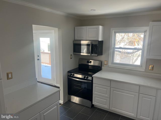 13909 MATTAPONY DR, Woodbridge, VA 22193