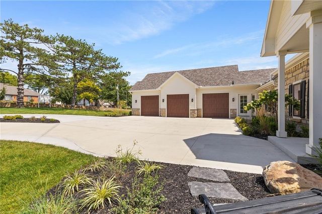 12811 W 71st Street, Shawnee, KS 66216