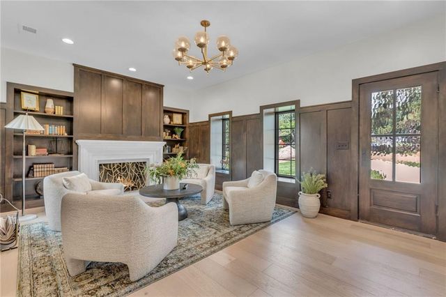 12811 W 71st Street, Shawnee, KS 66216