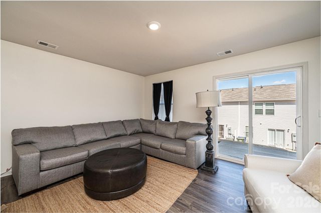 1901 Prosperity Drive G, Newton, NC 28658