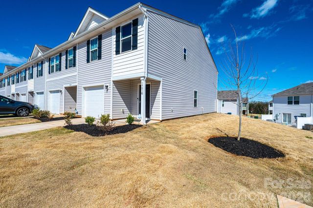 1901 Prosperity Drive G, Newton, NC 28658