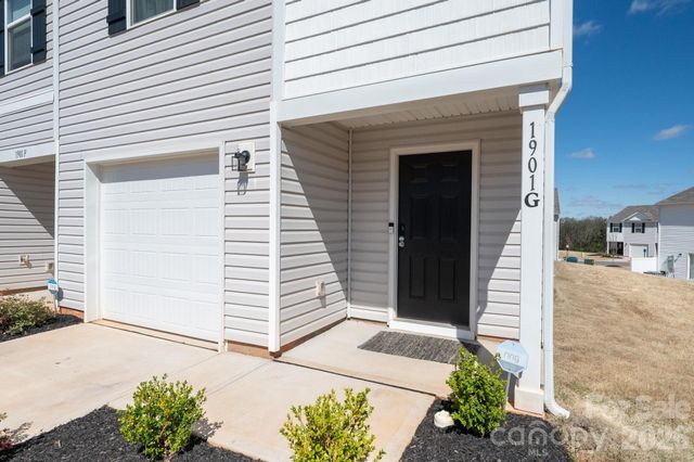 1901 Prosperity Drive G, Newton, NC 28658