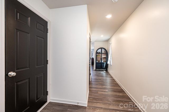 1901 Prosperity Drive G, Newton, NC 28658