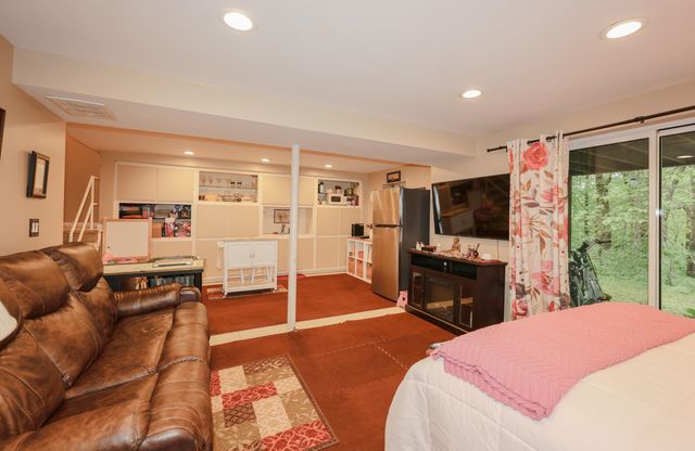25 Winterwood Drive, Londonderry, NH 03053