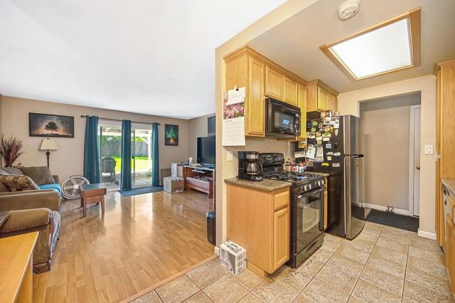 1071 Hollingsworth Dr, Lincoln, CA 95648