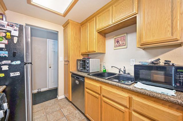 1071 Hollingsworth Dr, Lincoln, CA 95648