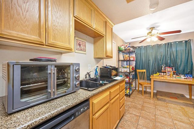 1071 Hollingsworth Dr, Lincoln, CA 95648