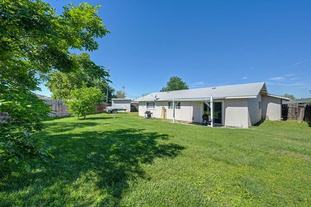 1071 Hollingsworth Dr, Lincoln, CA 95648