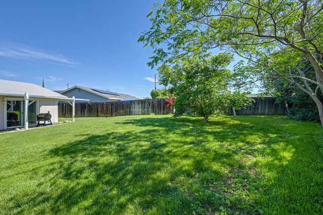 1071 Hollingsworth Dr, Lincoln, CA 95648