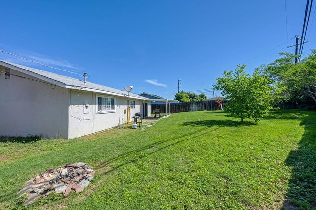 1071 Hollingsworth Dr, Lincoln, CA 95648