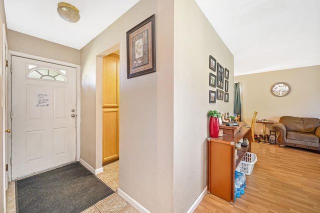 1071 Hollingsworth Dr, Lincoln, CA 95648