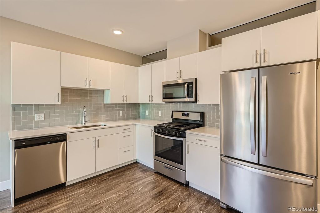 Image 11 of property listing at 2374 S University Boulevard 303, Denver, CO 80210