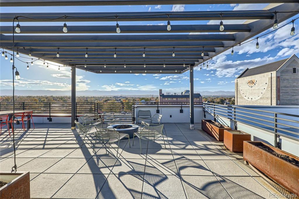 Image 25 of property listing at 2374 S University Boulevard 303, Denver, CO 80210
