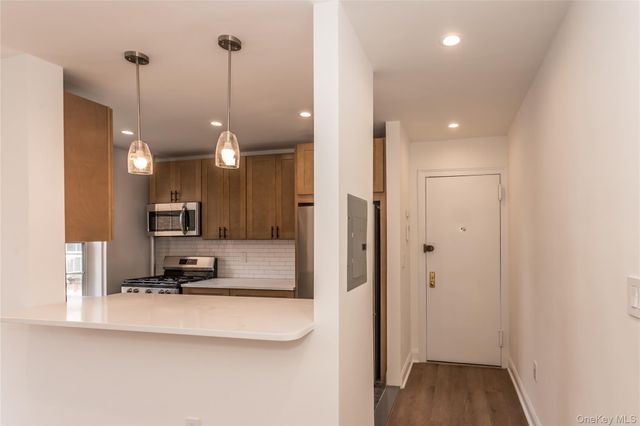 55-23 31 Avenue 4, Woodside, NY 11377