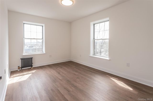 55-23 31 Avenue 4, Woodside, NY 11377