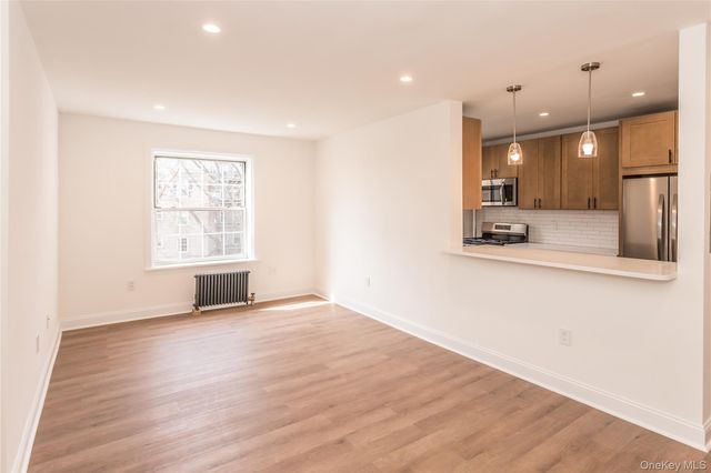 55-23 31 Avenue 4, Woodside, NY 11377