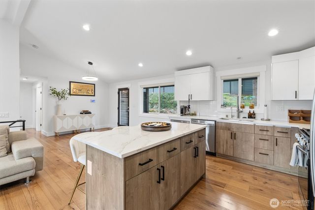 2000 NE 27th Street, Renton, WA 98056