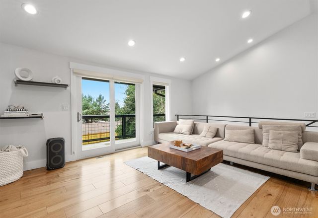 2000 NE 27th Street, Renton, WA 98056