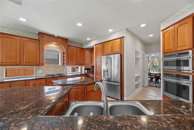 11 Bentley Park Court, Houston, TX 77070