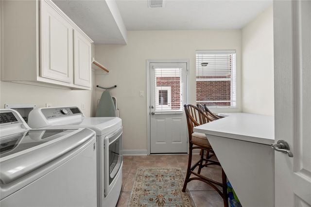 11 Bentley Park Court, Houston, TX 77070