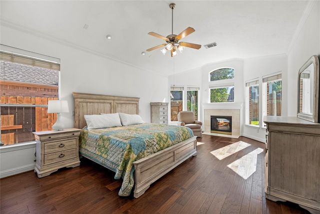 11 Bentley Park Court, Houston, TX 77070