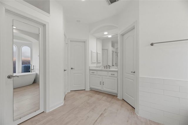 11 Bentley Park Court, Houston, TX 77070