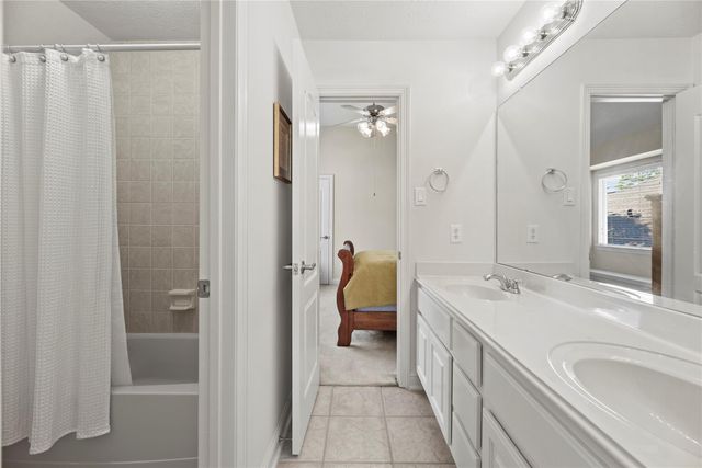 11 Bentley Park Court, Houston, TX 77070