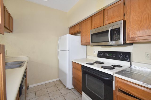 8055 Cambridge Street 29, Houston, TX 77054