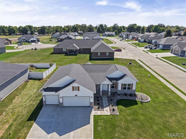 8442 Herrick Park Drive, Troy, IL 62294