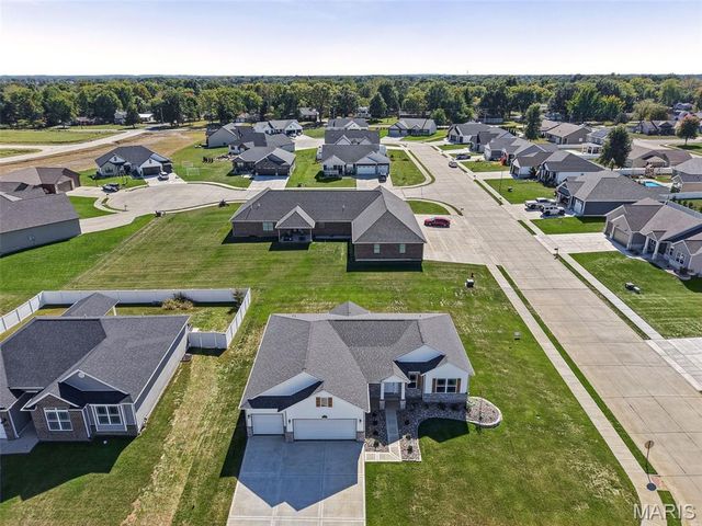 8442 Herrick Park Drive, Troy, IL 62294