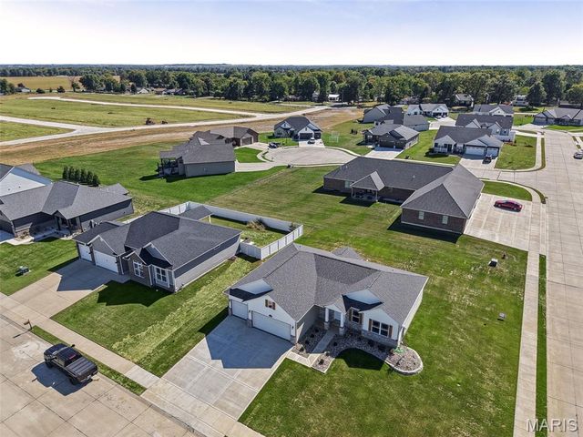 8442 Herrick Park Drive, Troy, IL 62294
