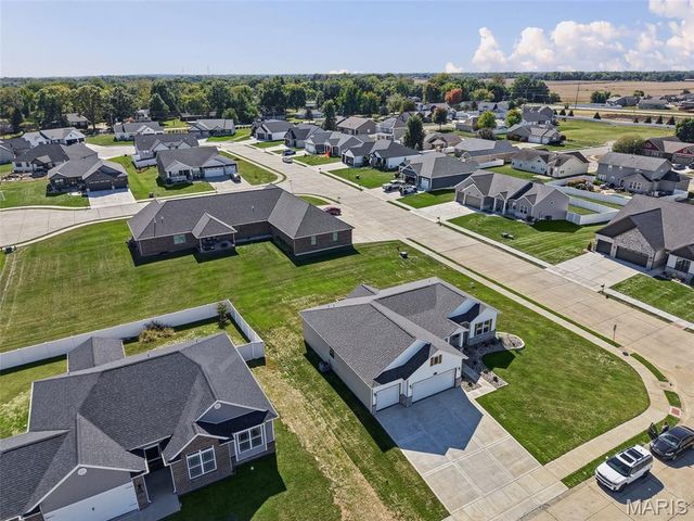 8442 Herrick Park Drive, Troy, IL 62294