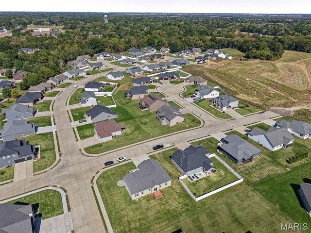 8442 Herrick Park Drive, Troy, IL 62294