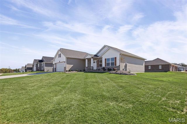 8442 Herrick Park Drive, Troy, IL 62294