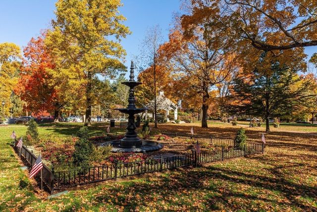 40 Lincoln Street, Hopkinton, MA 01748