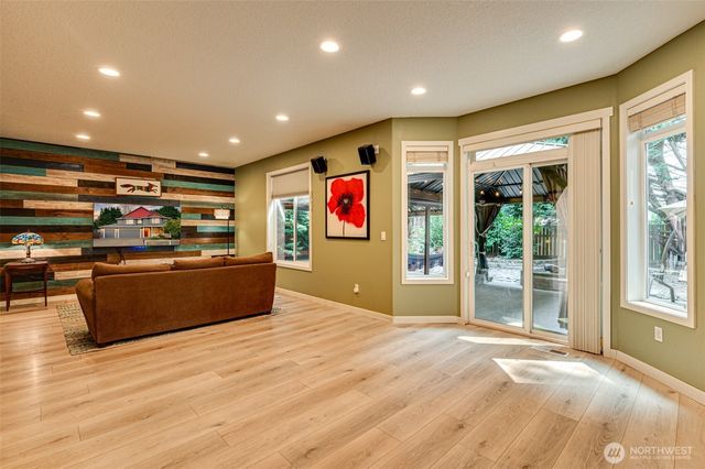 196 Raspberry Lane, Woodland, WA 98674