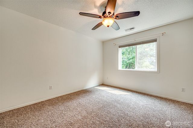 196 Raspberry Lane, Woodland, WA 98674