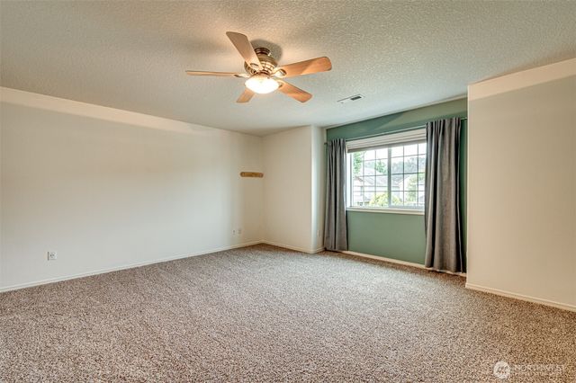 196 Raspberry Lane, Woodland, WA 98674