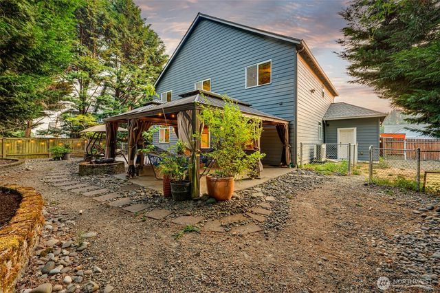 196 Raspberry Lane, Woodland, WA 98674
