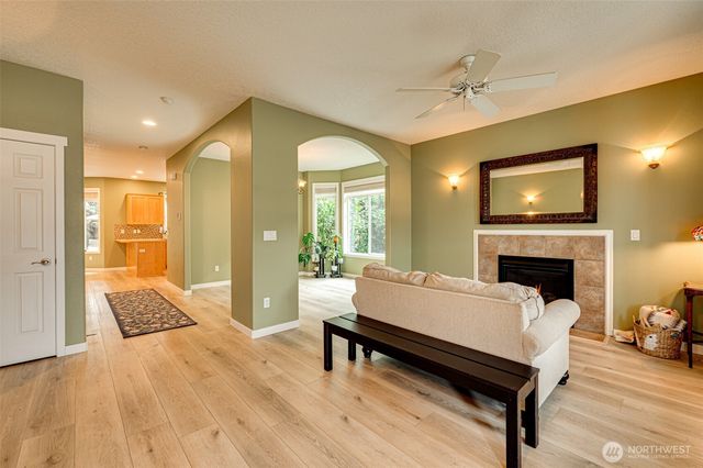 196 Raspberry Lane, Woodland, WA 98674