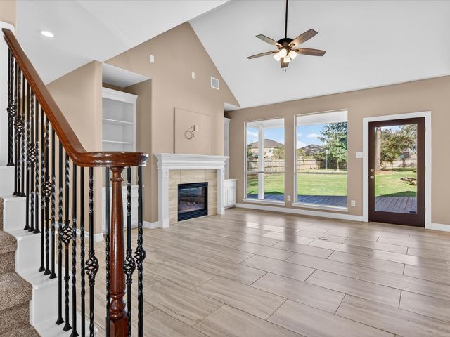 905 Carriage Hills Boulevard, Conroe, TX 77384
