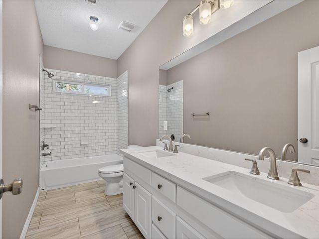 905 Carriage Hills Boulevard, Conroe, TX 77384