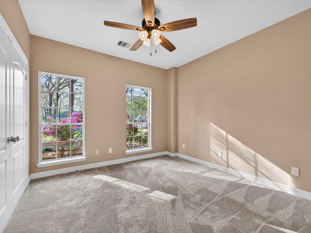 905 Carriage Hills Boulevard, Conroe, TX 77384