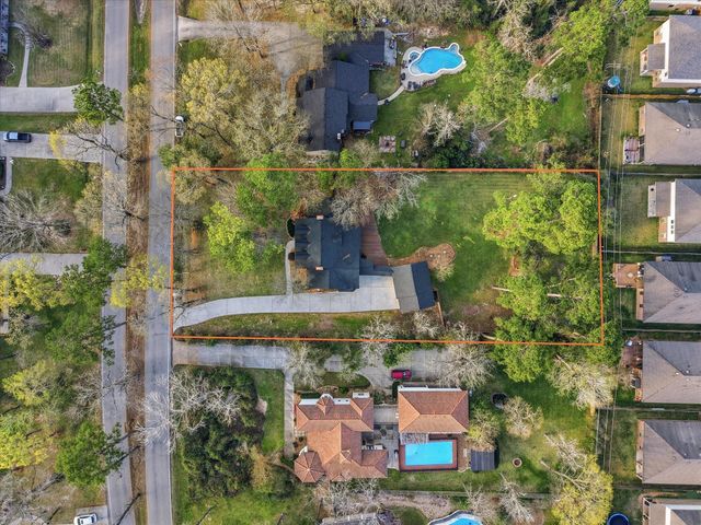 905 Carriage Hills Boulevard, Conroe, TX 77384