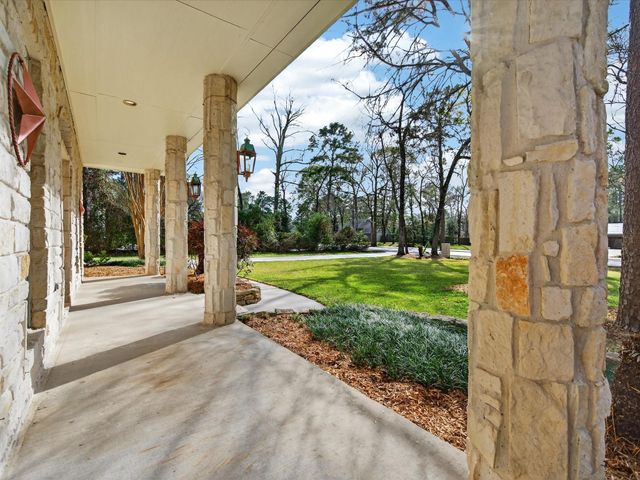 905 Carriage Hills Boulevard, Conroe, TX 77384