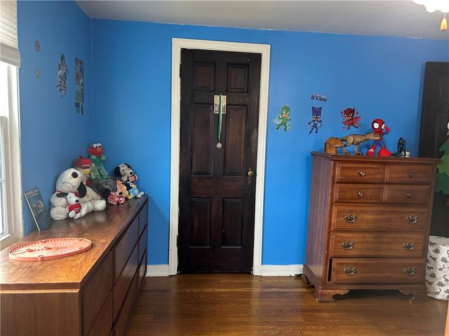 1070 Arbor Dr, Green Tree, PA 15220