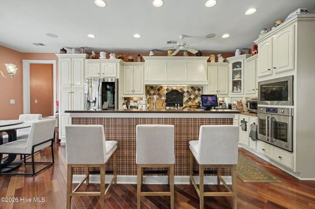 665 Stanton Hall Drive NW, Calabash, NC 28467