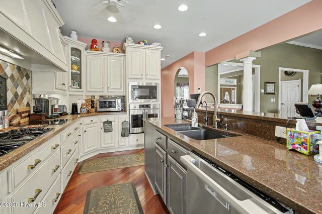665 Stanton Hall Drive NW, Calabash, NC 28467